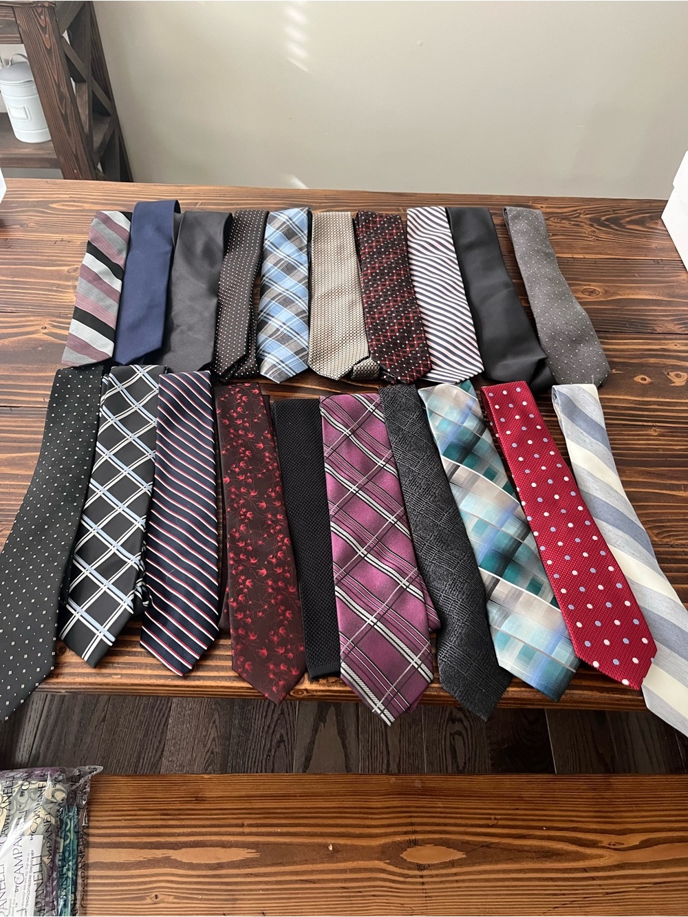 20 MENS TIES - Men's Assorted Patterned Necktie Collection